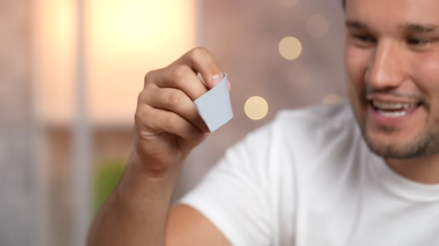 外媒吁 MacBook Air 用家勿用散热垫 拆机或会带来不可估计问题